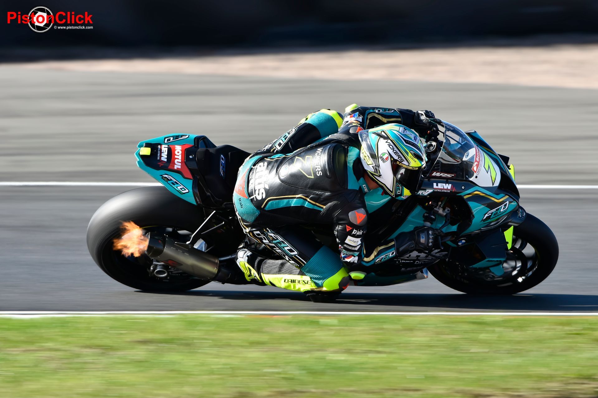 Nikon Camera Teleconverters review