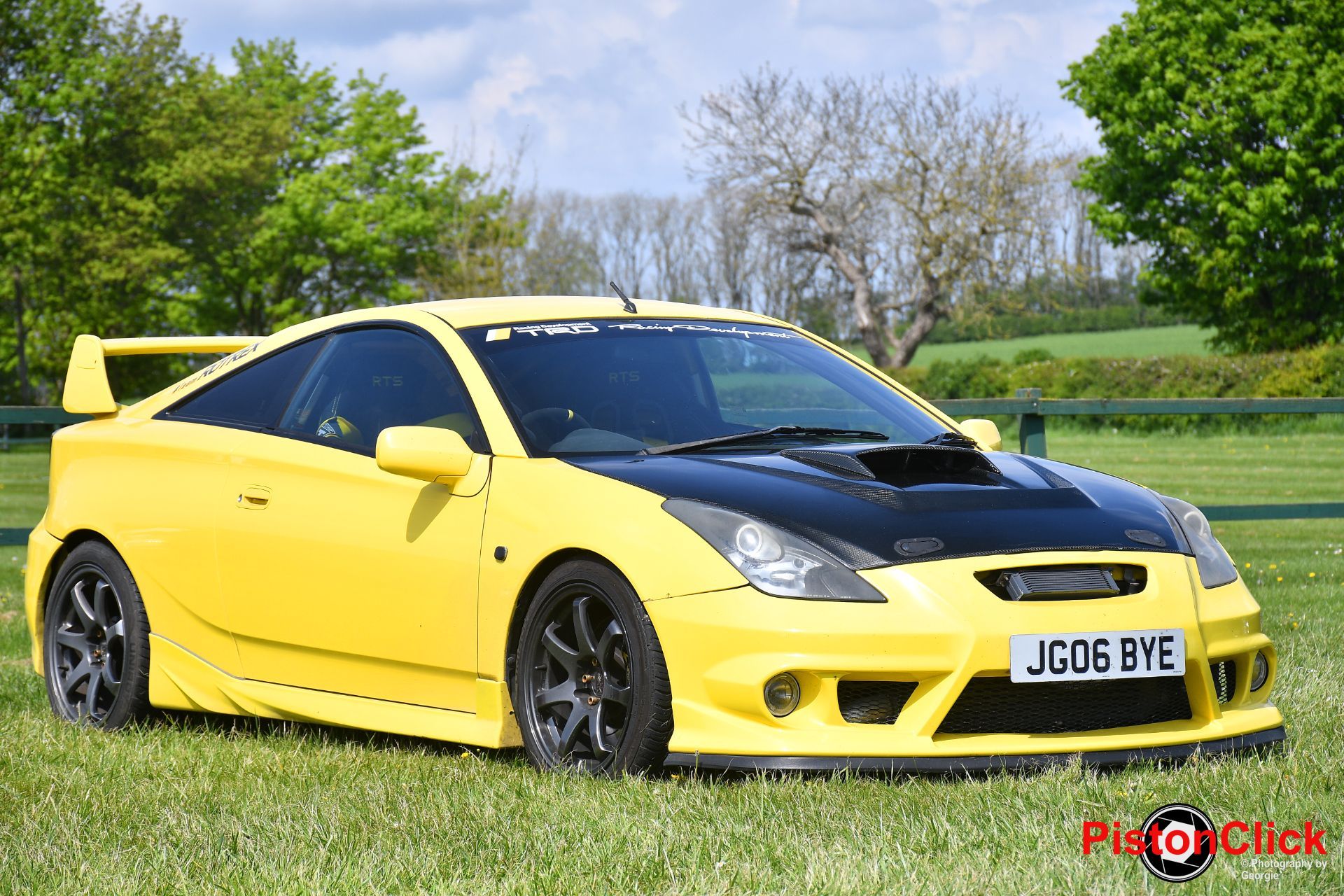 Display cars at Modified Live Cadwell Park