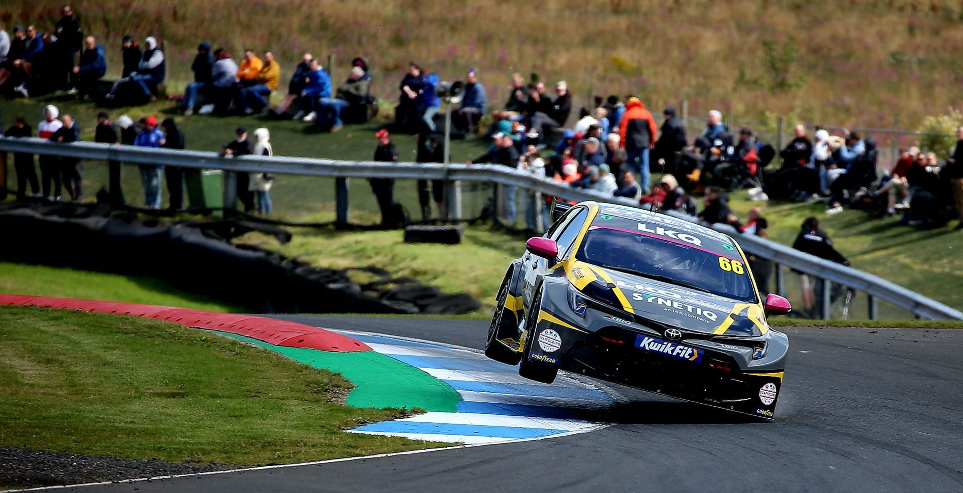 BTCC at Knockhill