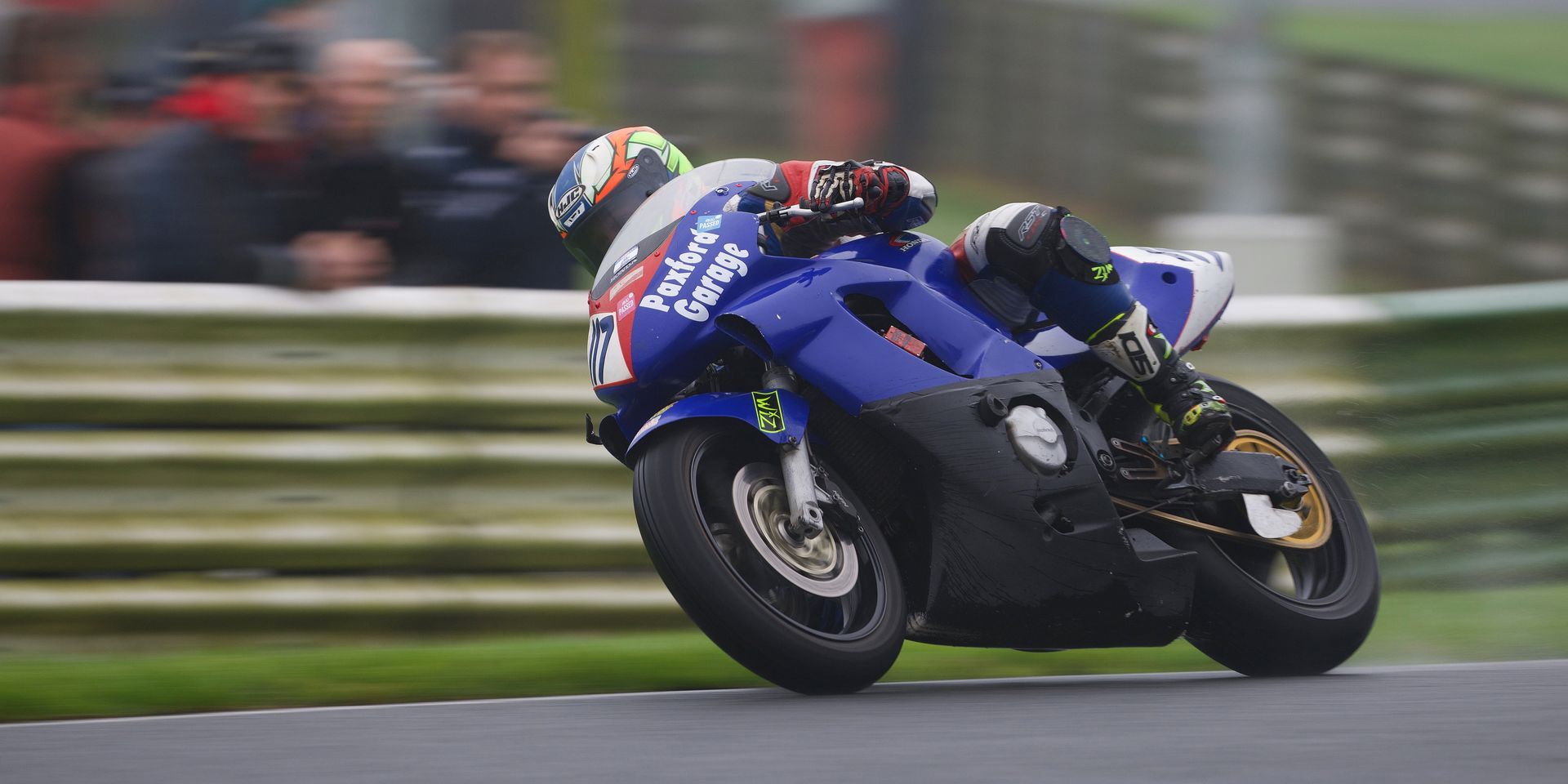 The Plum Pudding Races at Mallory Park has become a Boxing Day tradition