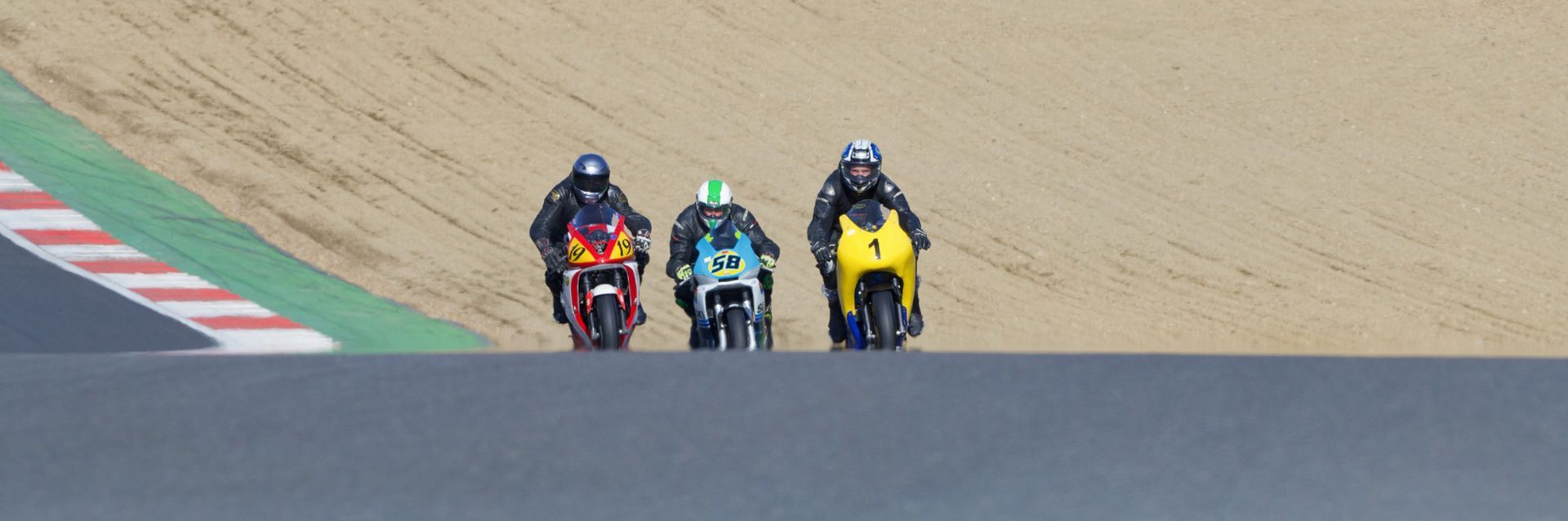 Photographing the British Motorcycle Racing Club Round 1 from Brands Hatch
