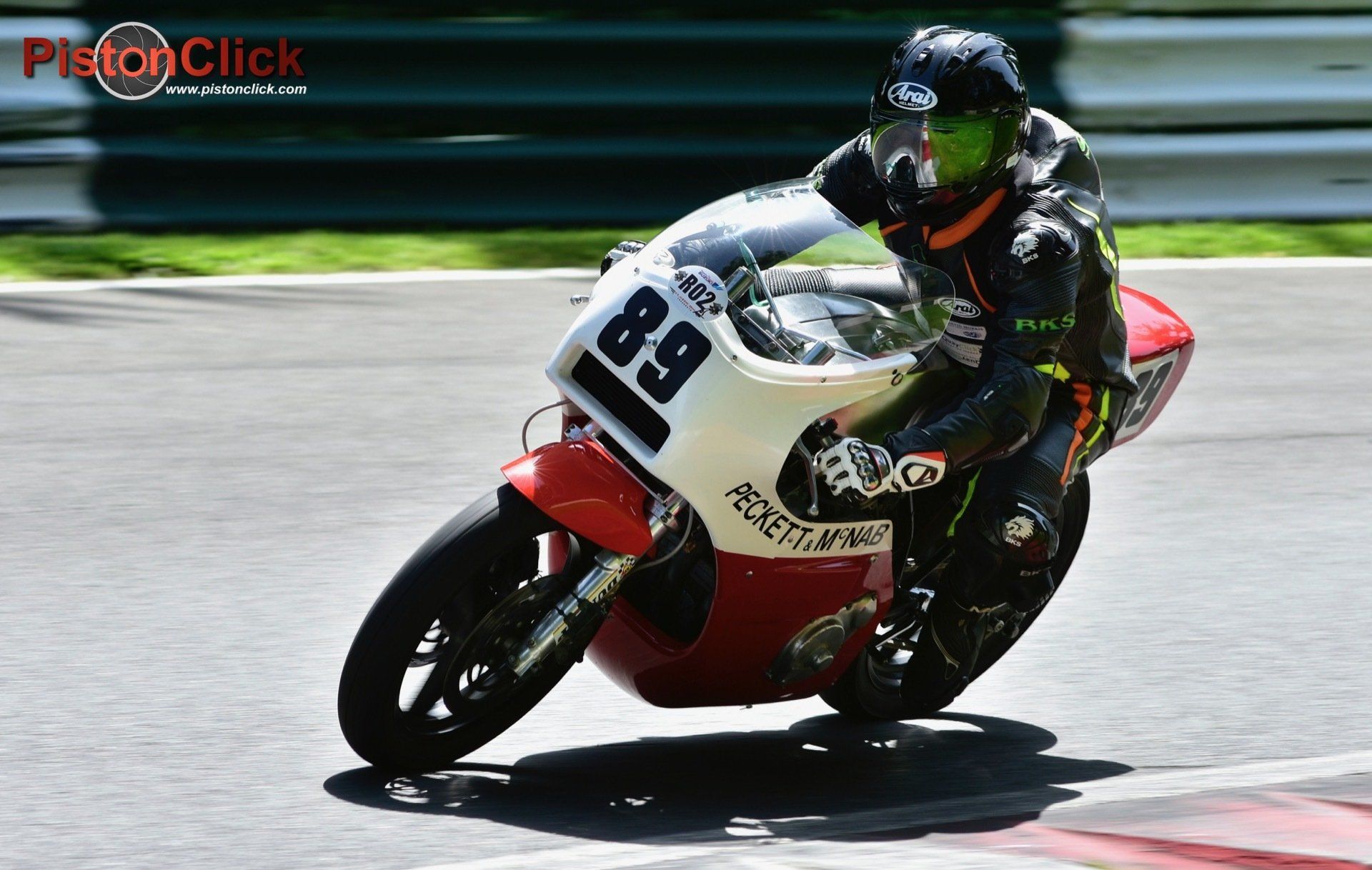 135mm 1/160sec f7.1 Classic Suzuki