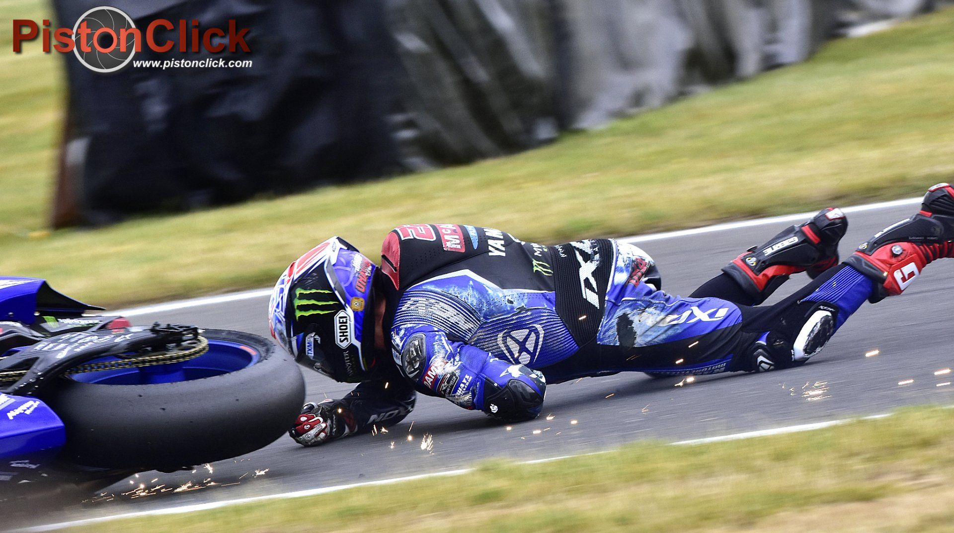 Where to take British super bike photos at Snatterton