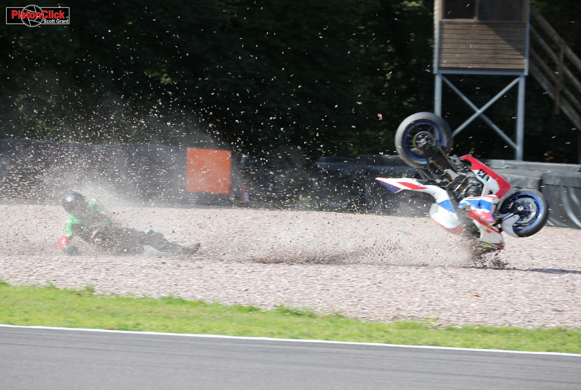 Jake CAMPBELL crashing out in the Superstock race at Oulton Park