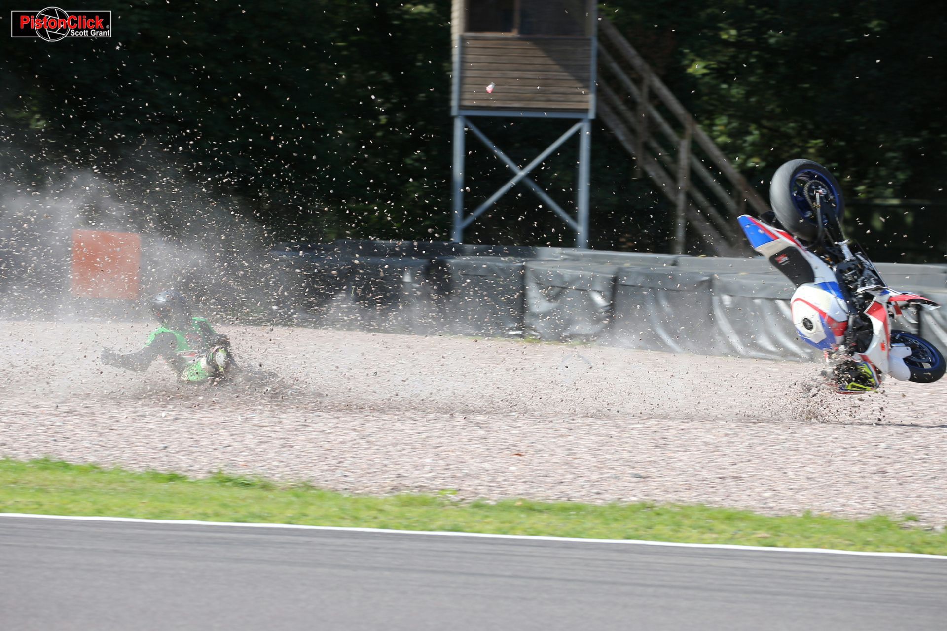 Jake CAMPBELL crashing out in the Superstock race at Oulton Park