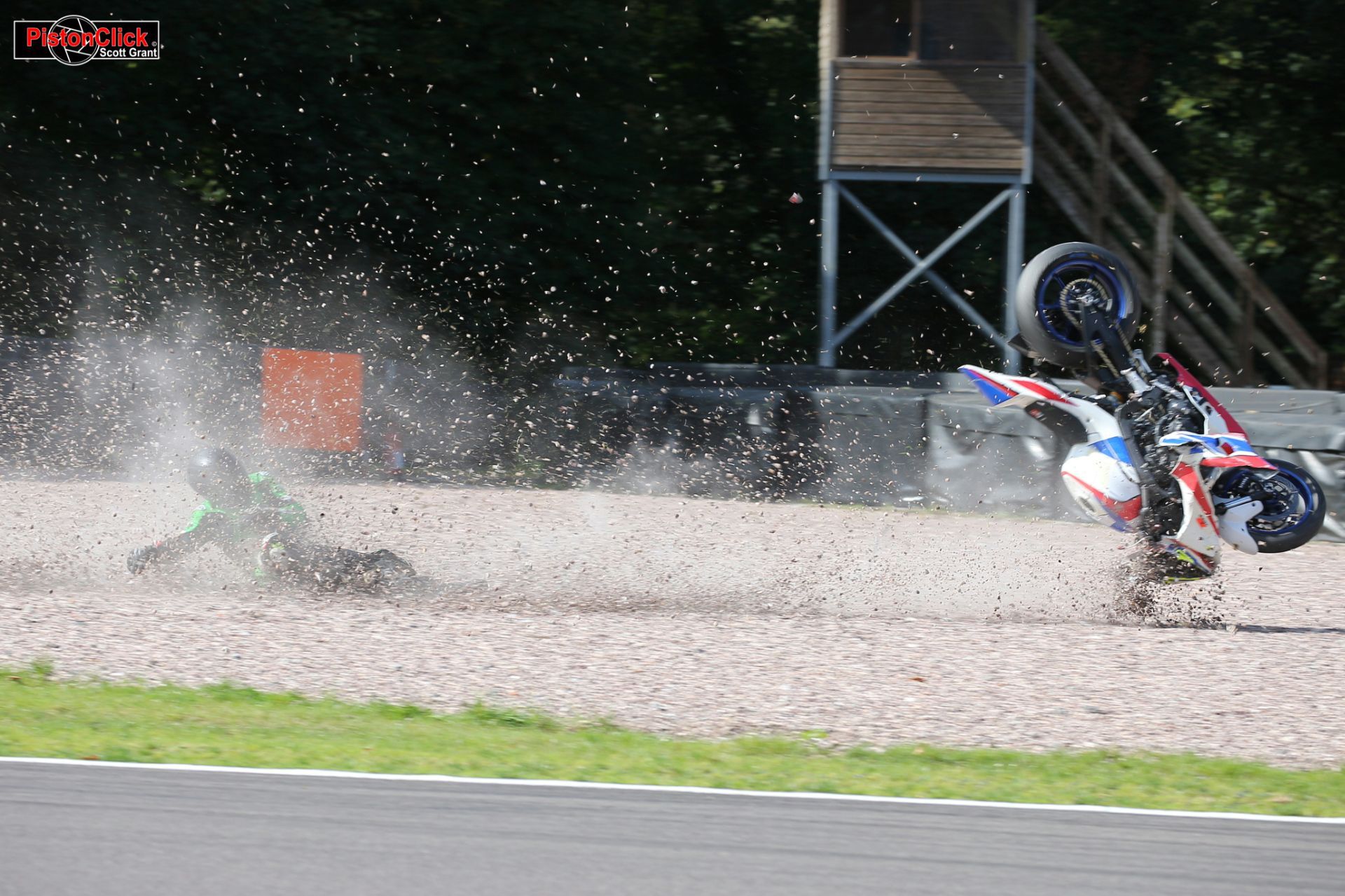 Jake CAMPBELL crashing out in the Superstock race at Oulton Park