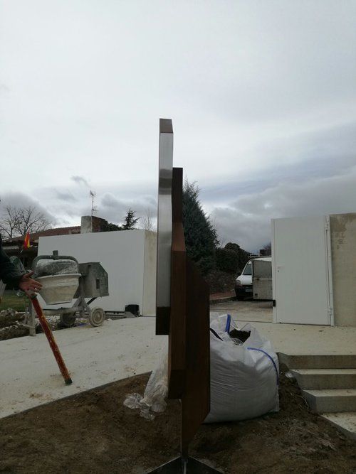 Escultura metálica decorativa a medida Ecobiometal