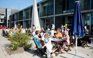 Natur-Resort Bad Waldsee, Artenvielfalt auf dem Golfplatz, Bienen, Bienenvölker, Rote Liste Pflanzen, wilde Orchideen, Smaragdeidechsen, Kreuzottern, Natur-Lehrpfad, Rund-Wanderwege, Kaffee, Restaurant, Vinothek, erlesene Weine, Bar, selbstgebackene Kuchen, Snacks, Mittagstisch, Sonnenterrasse, Gin - Greenkeeper's Cut, Bier vom Fass, kleine Gerichte, Burger, vegetarisch, vegan, Laktose frei, Gluten frei, Café-Restaurant Ausblick T-19, Restaurant im Hofgut