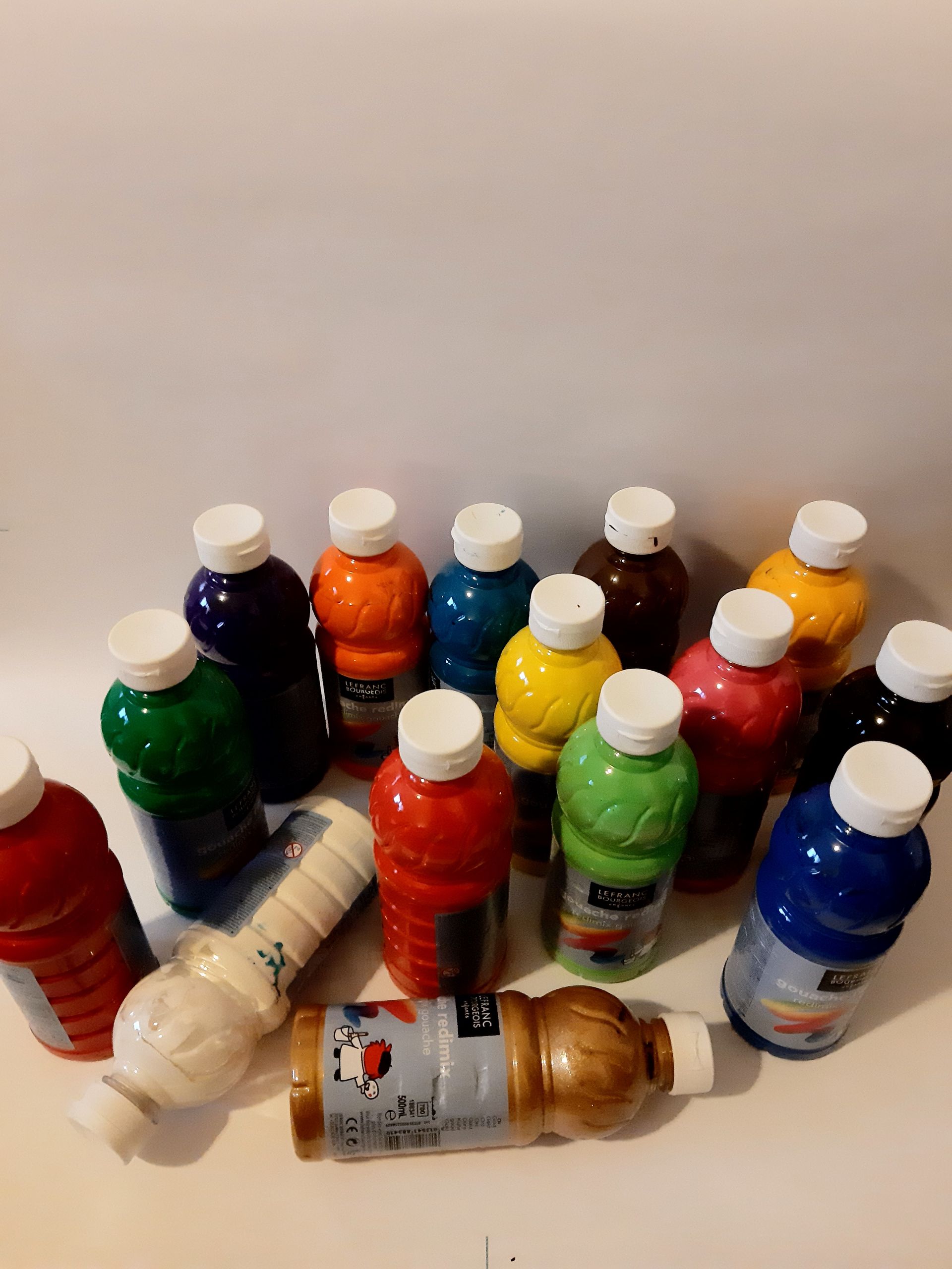 Farben in Flaschen