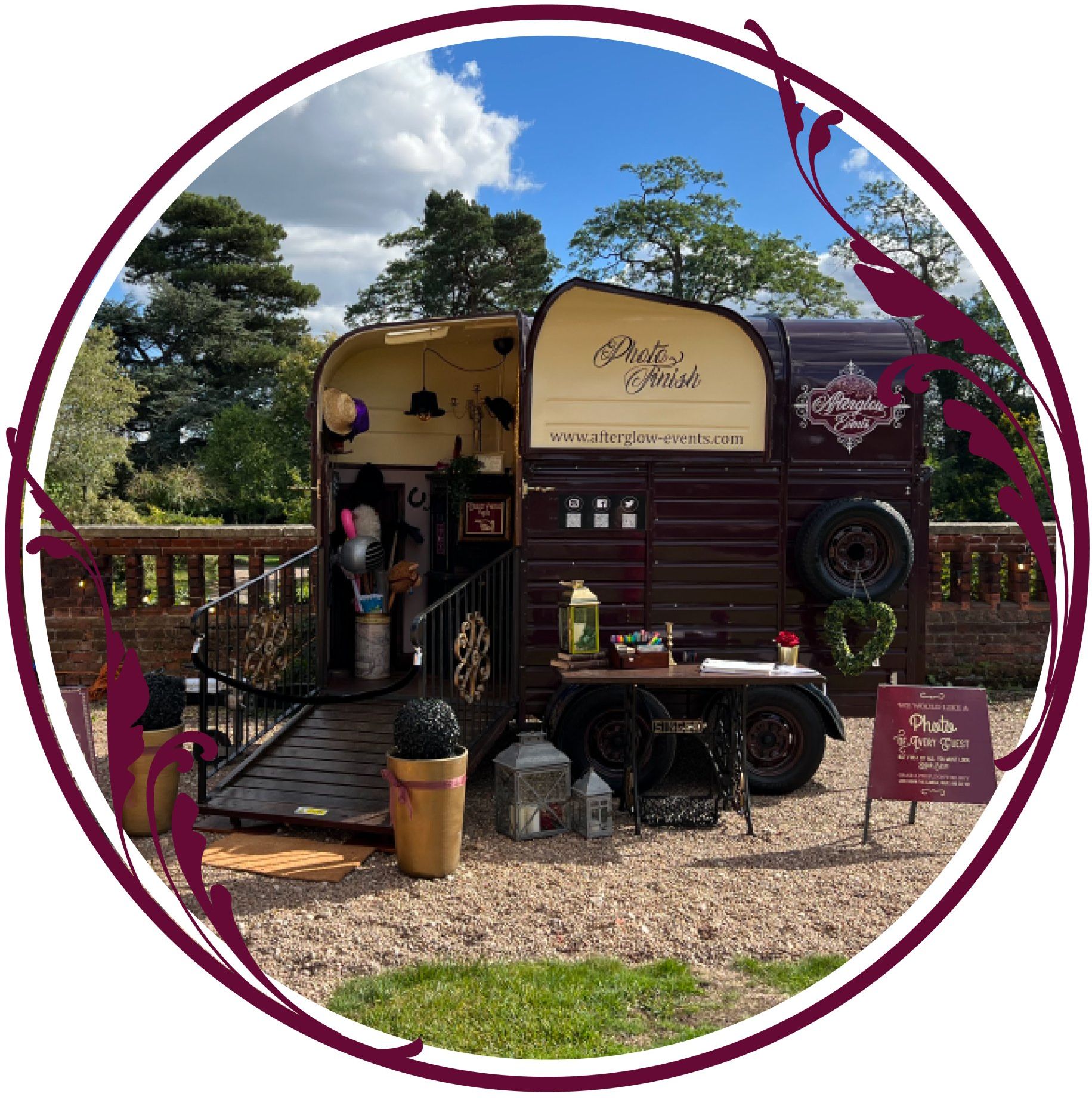 Afterglow Events - Vintage Horseshoe Box Photobooth Rentals for Weddings & Events