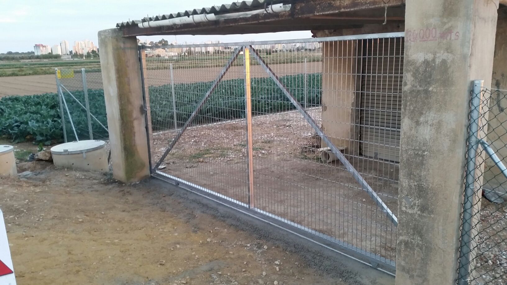 Vallado de caseta de huerta en Rojales