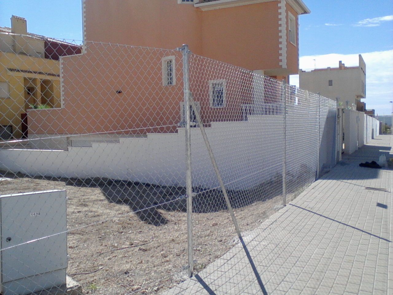 Vallado de solar en Guardamar del Segura
