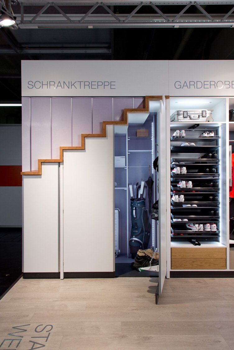 Z-Maßmöbel - Abbildung Foto  Schranktreppe Schuregal Beispiel - Zezelj GmbH