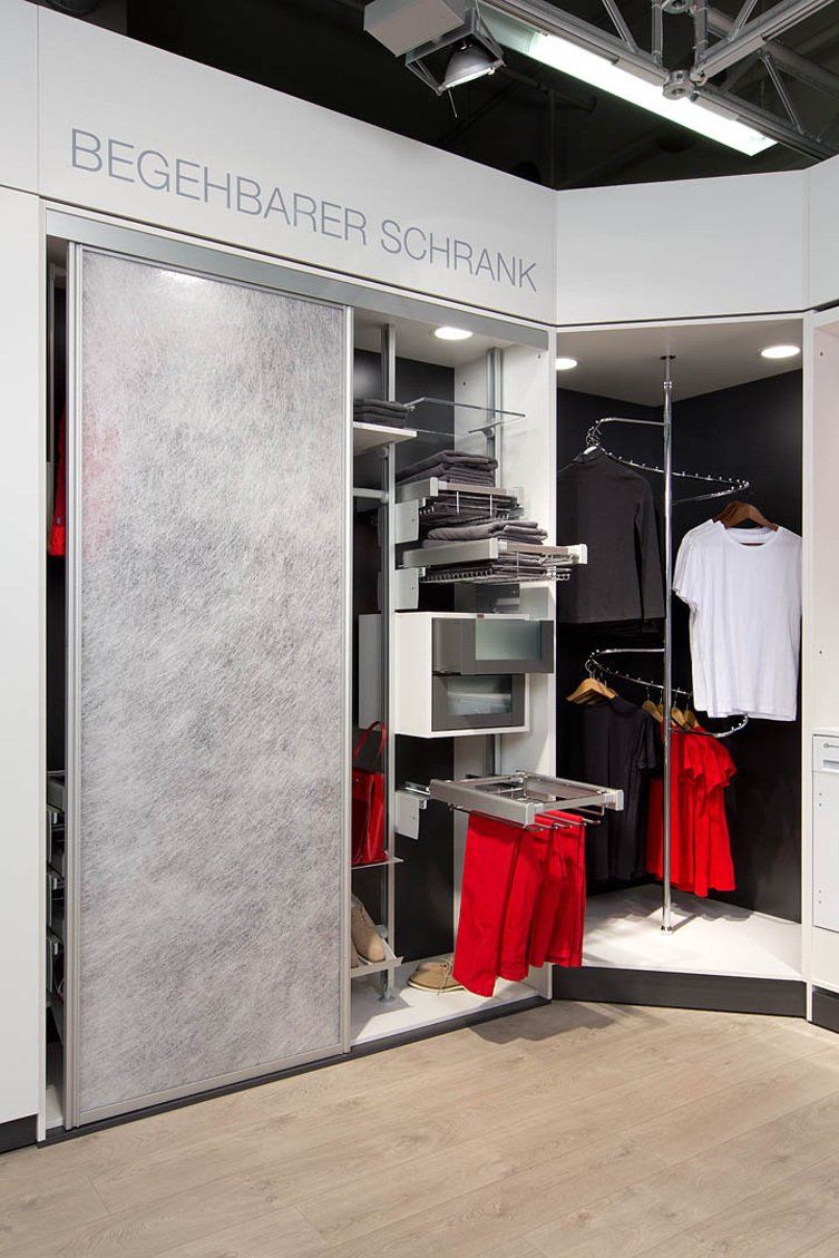 Z-Maßmöbel - Abbildung Foto  Begehbarer Kleiderschrank Beispiel - Zezelj GmbH