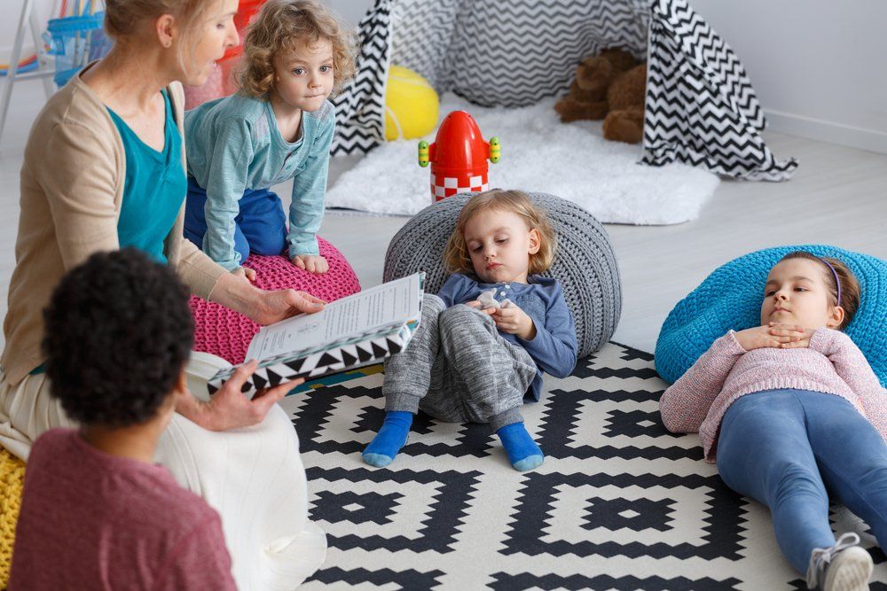 Enfants en séance de relaxation