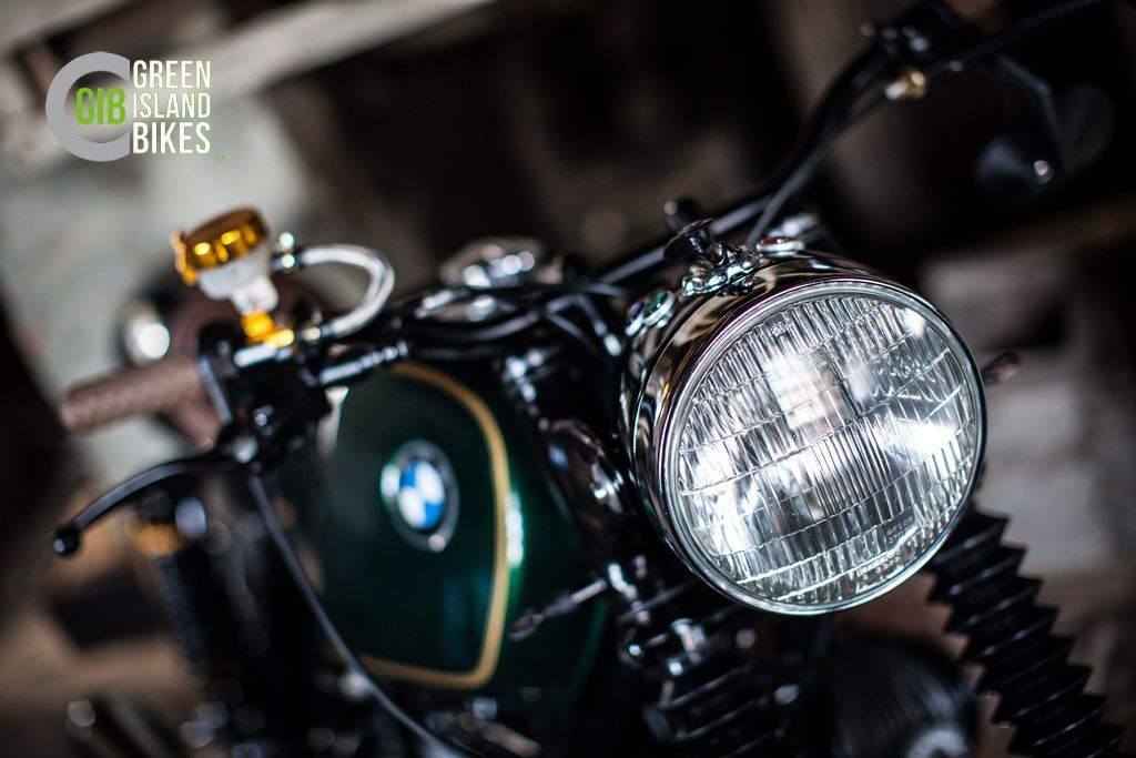 BMW Custombike mit British Racing Green Lackierung