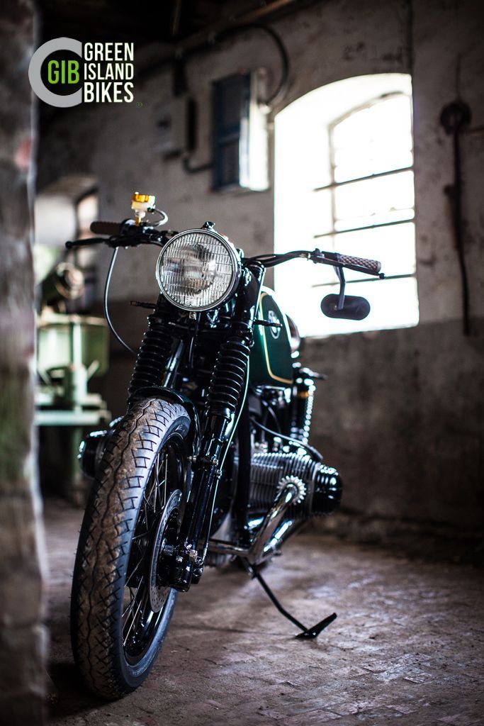 Custom-Auspuffanlage im klassischen GIB-Design