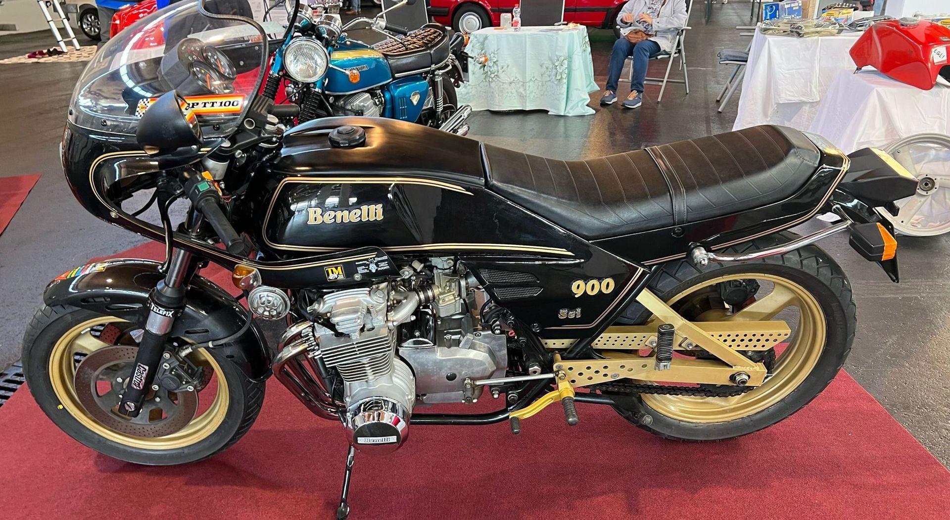 Demharter Benelli SEI 900 Verkauf Klassische und exklusive Motorrad Unikat von Green Island Bikes