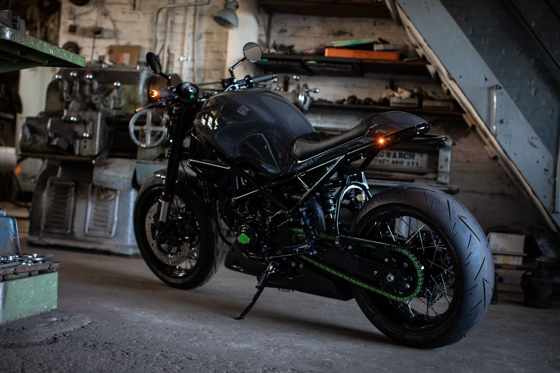 Ducati 900 Monster - Klassisches Custombike inspiriert von historischen Motorrädern