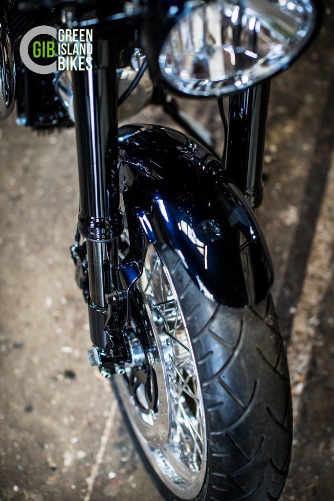 Moto Guzzi Le Mans Klassische und exklusive Motorrad Unikat von Green Island Bikes.