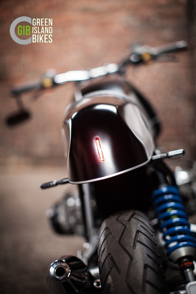 Filigranes Retro-Heck mit LED-Rücklicht im BMW Custombike
