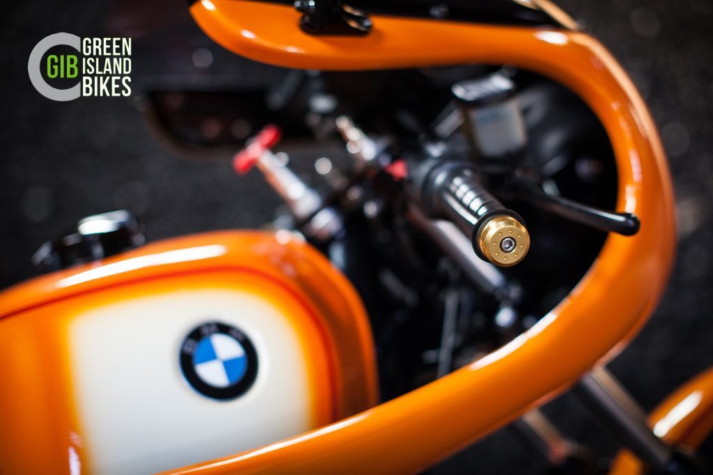 Detailaufnahme der sportlichen Linienführung der BMW R 100 RS