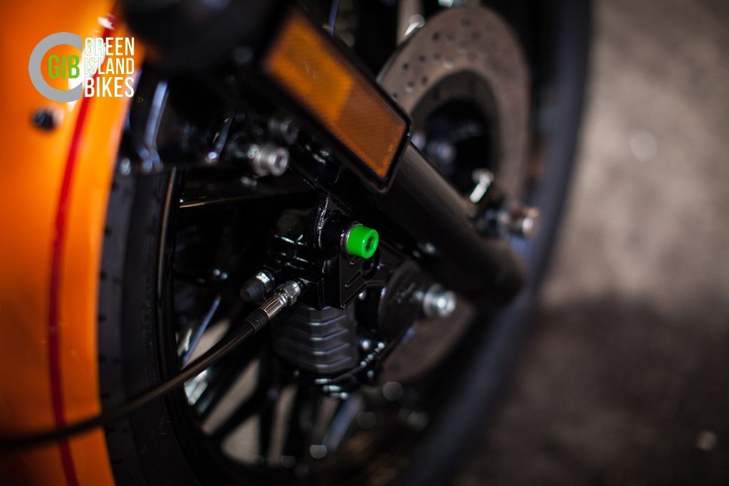 18-Zoll Vorderrad an der BMW R 100 RS im Racing Style