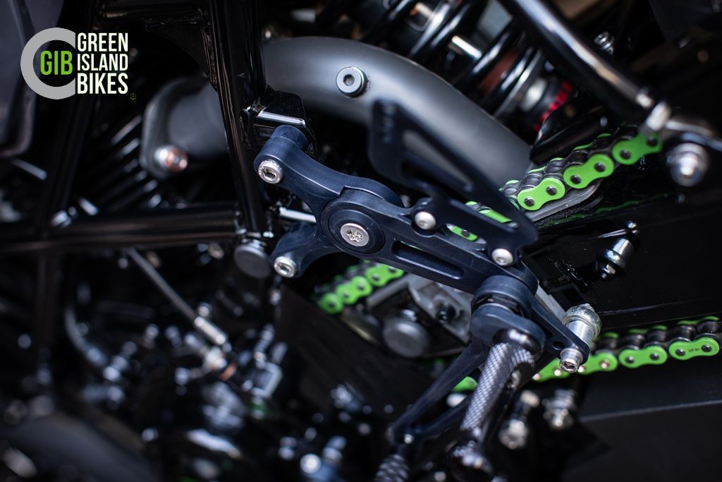 Italienische Eleganz trifft Performance im Ducati 900 Ur-Monster Umbau
