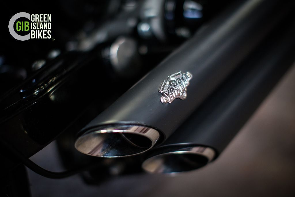 Detailaufnahme der Auspuffhalterung mit Custom-Schweißnähten