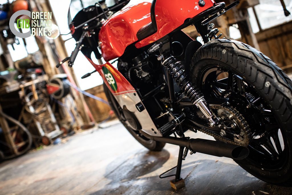 Klassische Linienführung der GIB Honda im Rennsport-Look der 60er