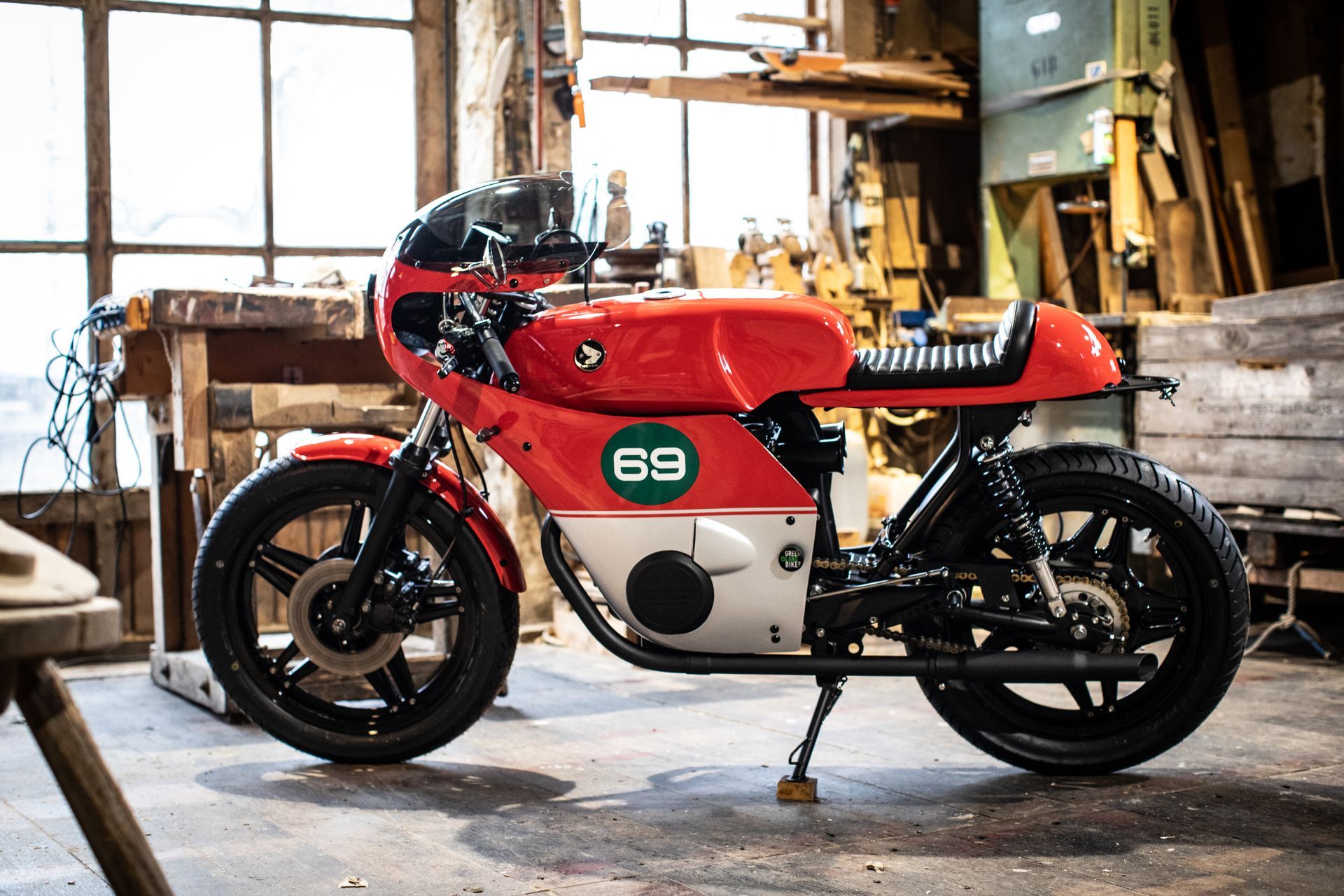 Honda CB 400 N - Custombike-Unikat aus traditioneller Handarbeit