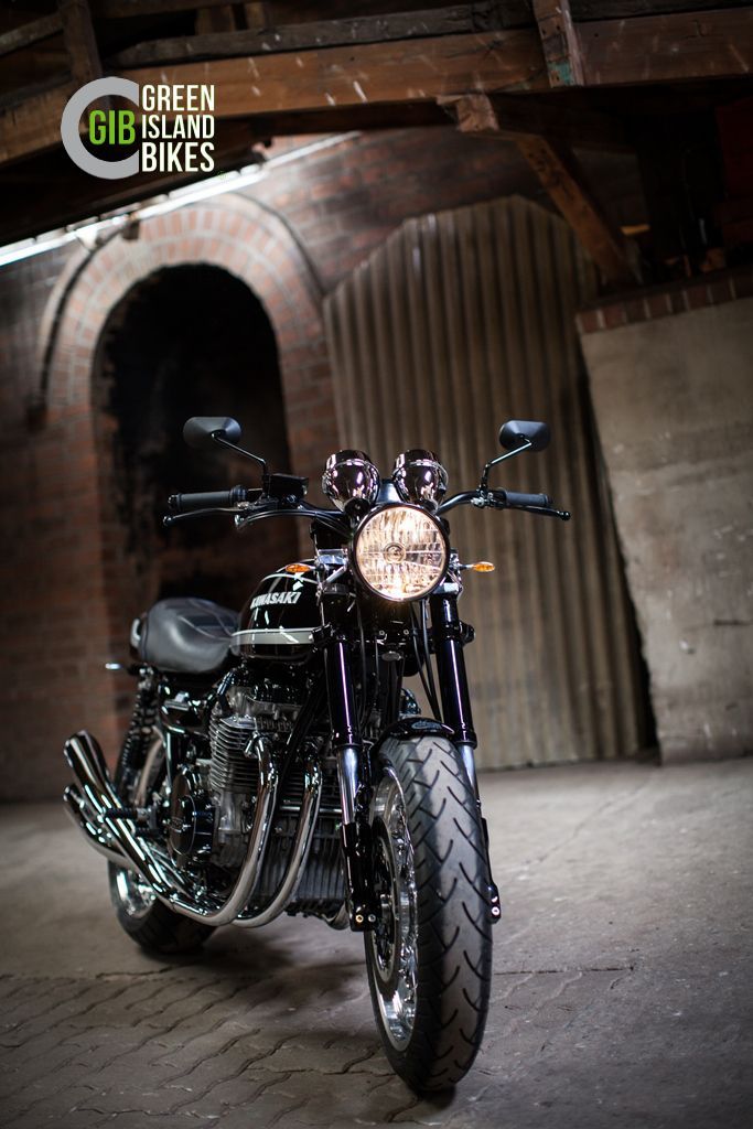 Klassischer Kawasaki Z1 Umbau von 1973 im Green Island Bikes Design