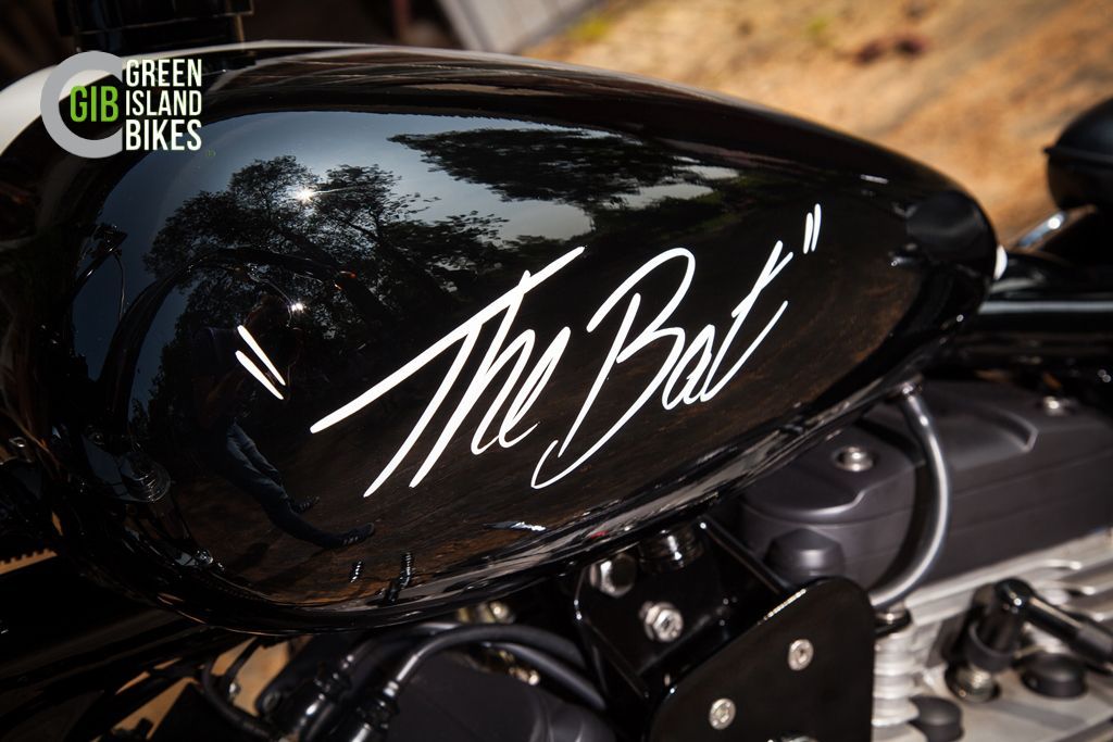 Rundscheinwerfer im Retro-Stil an einer klassischen Harley Custom