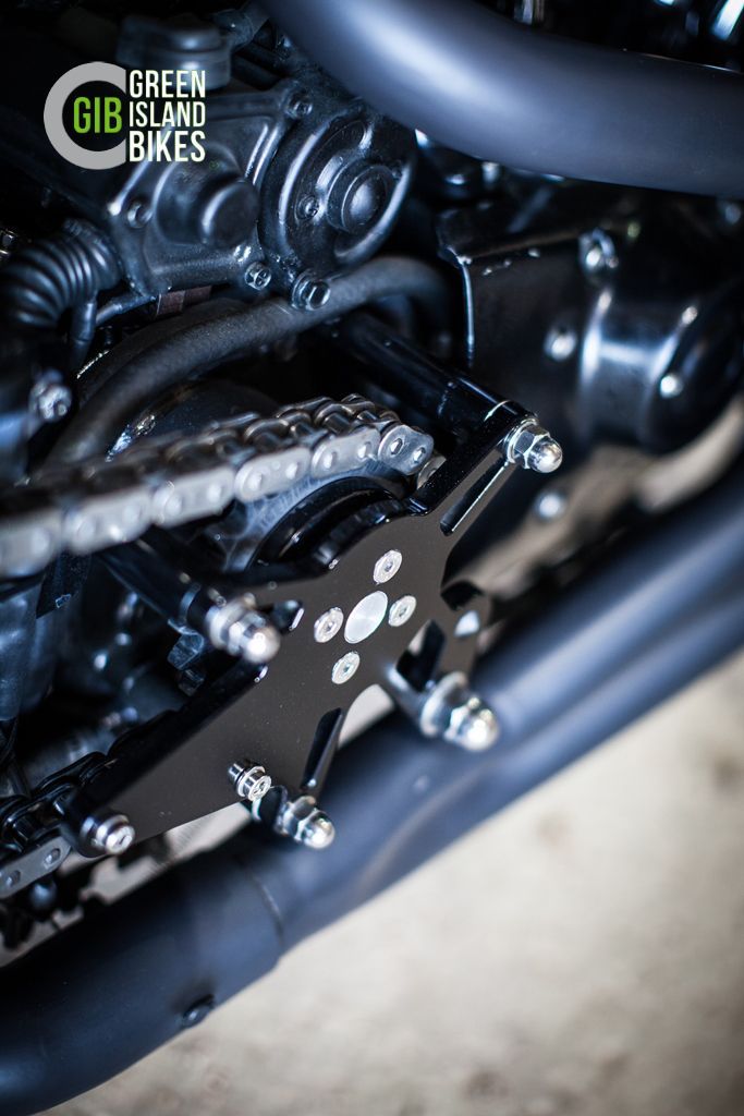 Gesamtansicht der GIB Harley 1200 Sportster „Crow“ als Drag Style Custombike