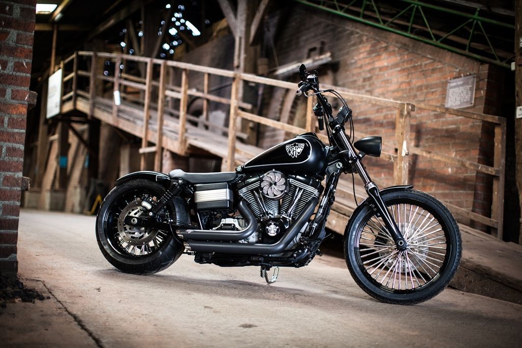 Harley Dyna Klassisches und exklusives Motorrad Unikat von Green Island Bikes