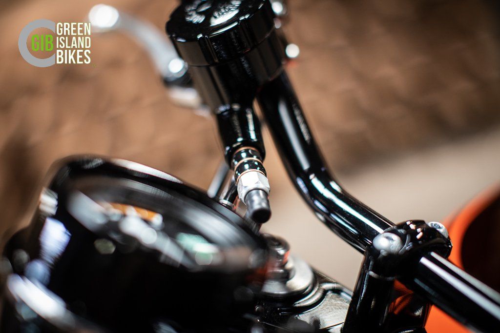 GIB Kawasaki im 73er Z1 Style. Klassisches und exklusives Motorrad Unikat von Green Island Bikes