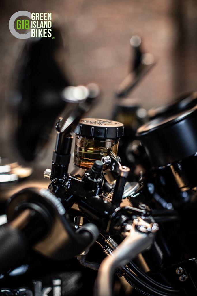 Kawasaki 1100er Zephyr Klassisches und exklusives Motorrad Unikat von Green Island Bikes