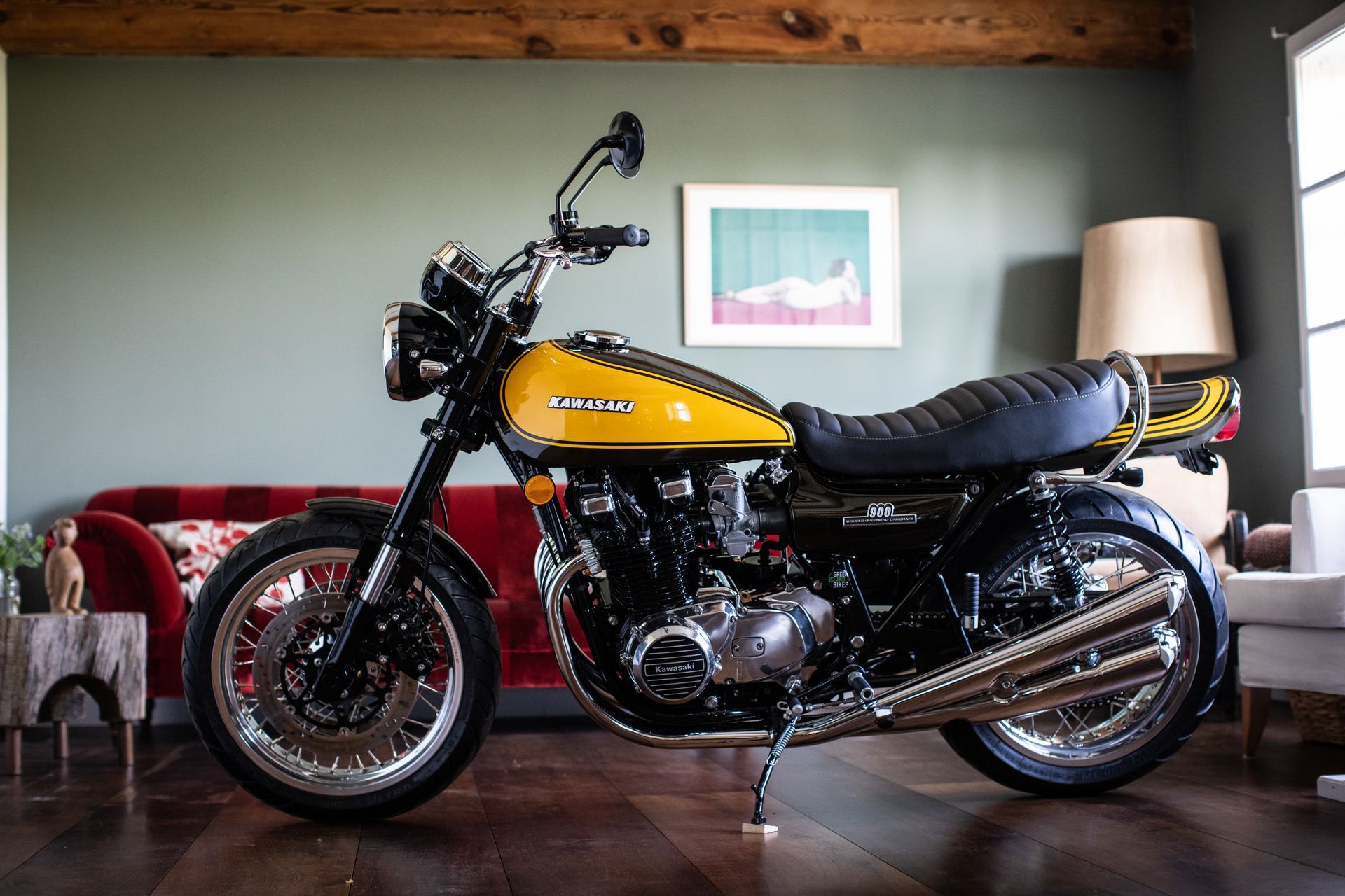 Kawasaki Z1 Custombike im 72er Stil mit klassischer Linienführung und authentischem Vintage-Design