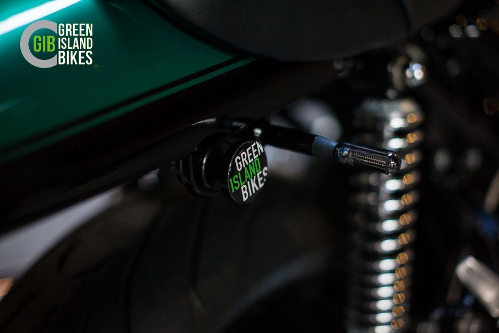 Modernisierte Technik im klassischen Kawasaki Z1 Umbau in Grün-Schwarz
