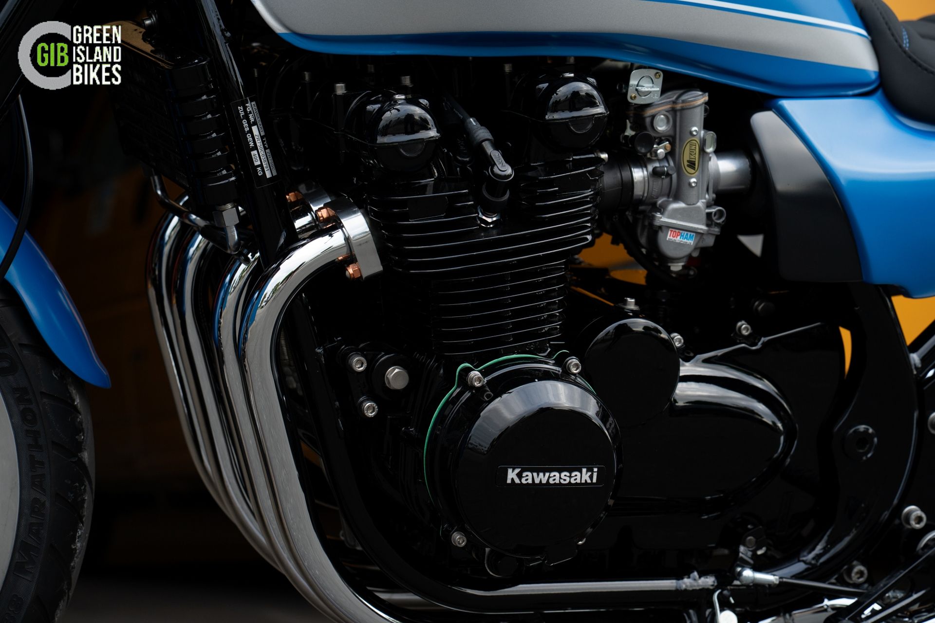 Custom-Auspuffanlage im GIB-Design