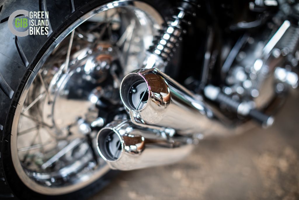 Custom-Auspuffanlage im klassischen Design an der GIB Classic No. Z1-7