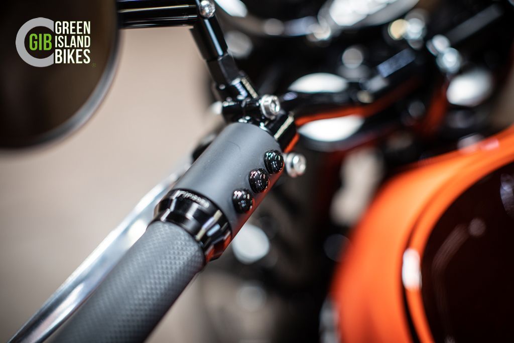 Lenkerbereich im Vintage-Design der Kawasaki Z1 GIB Classic No. Z1-5