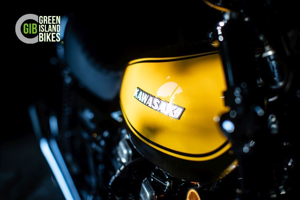 Klassischer Lenker mit Vintage-Armaturen an einer Kawasaki Z1 im 72er Style