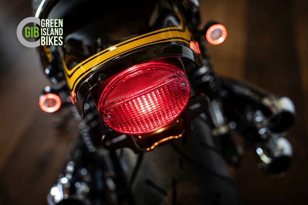 Detailaufnahme des Tanks der Kawasaki Z1 GIB Classic No. Z1-6 in gelb-grünem Design