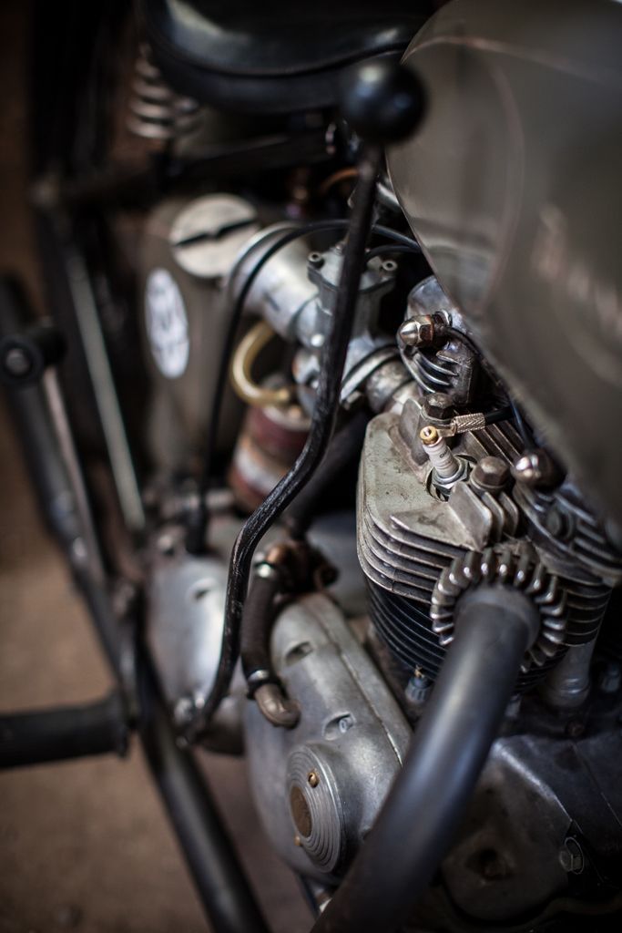 Triumph Starrahmen Klassisches und exklusives Motorrad Unikat von Green Island Bikes