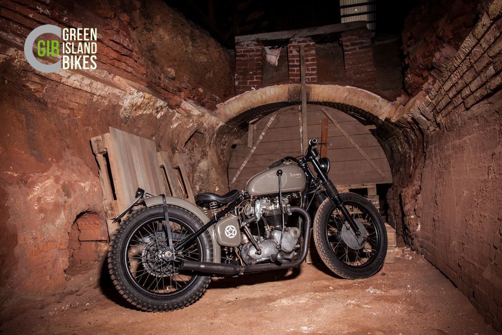 Klassische Linienführung der Triumph Thunderbird Custom