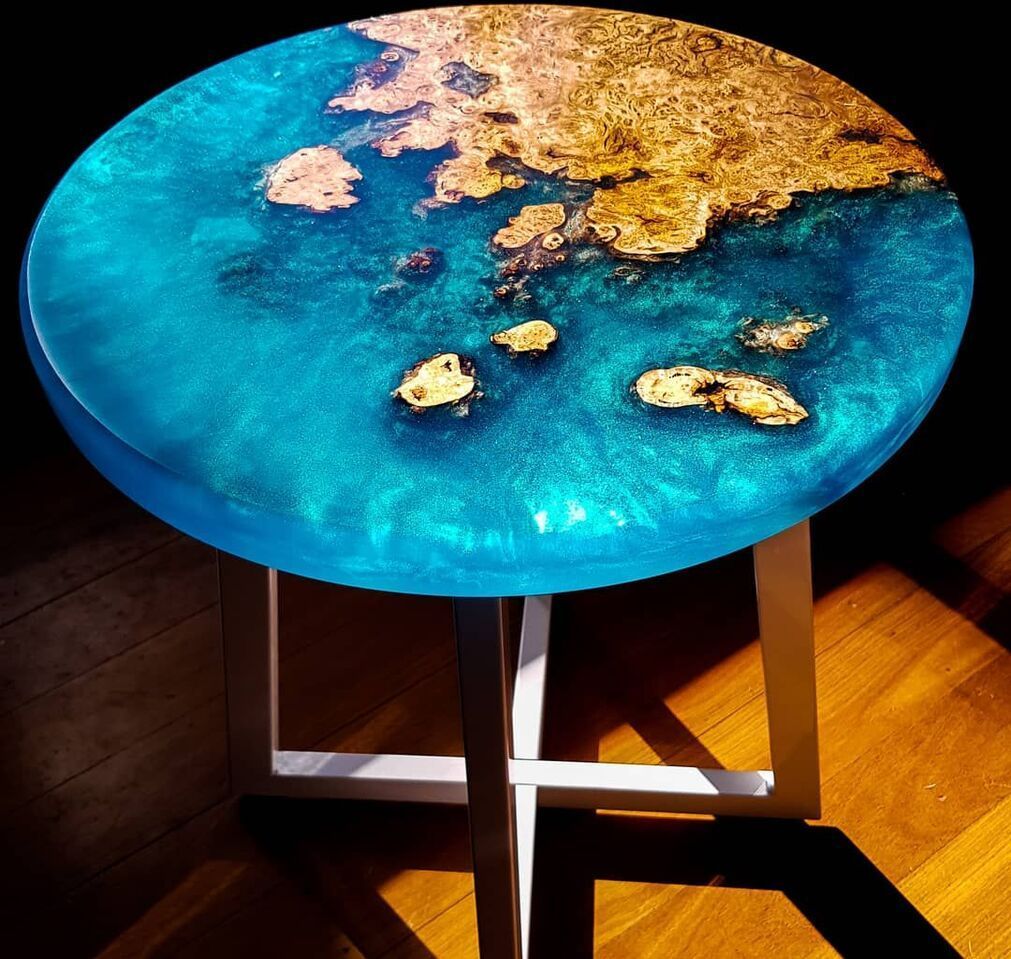 alexwood table chaise bois résine epoxy