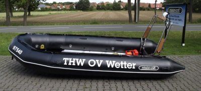 Master 430 mit Geräteträger THW mission-craft Master 430 schwarz Arbeitsboot THW