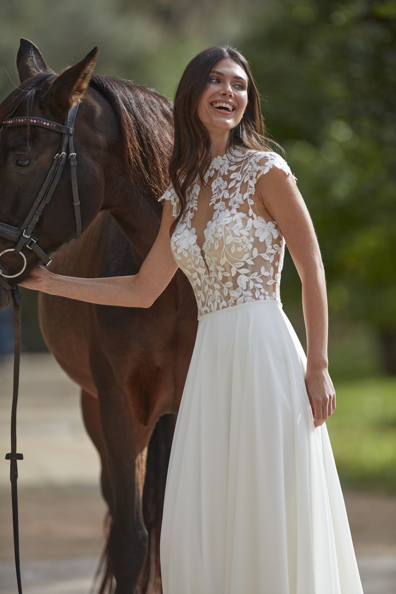 Amelie Brautmode Chiffonbrautkleid
