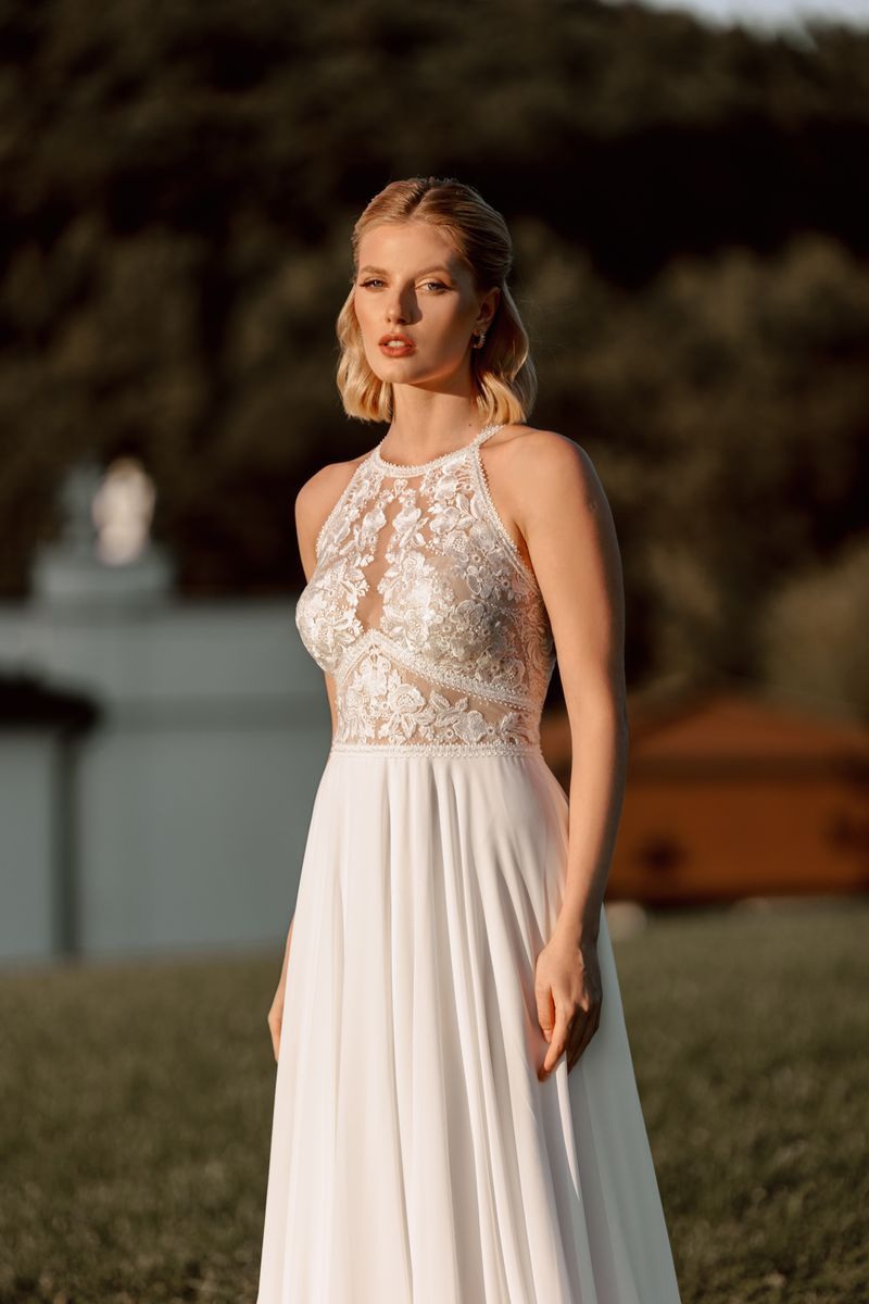 Hochgeschlossenes Bohobrautkleid